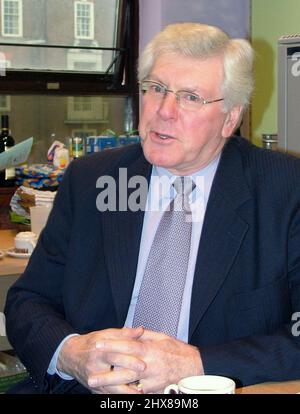 Peter Purves, englischer Fernsehmoderator, TV- und Audioschauspieler und Theaterdirektor. Bekannt für Doctor Who, Blue Peter, Crufts und After-Dinner Speaking Stockfoto