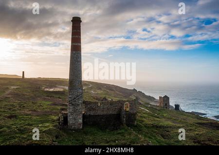 Dramatische Kupfermine in Cornwall Stockfoto