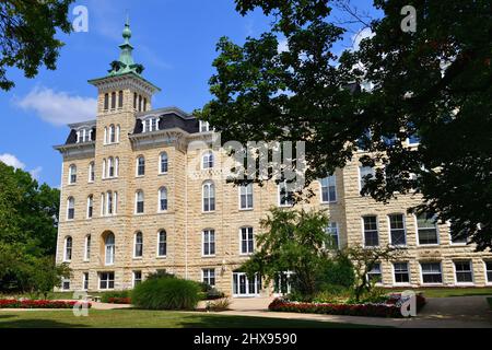 Naperville, Illinois, USA. Der Alte Main am North Central College. Die Schule wurde 1861 gegründet. Stockfoto