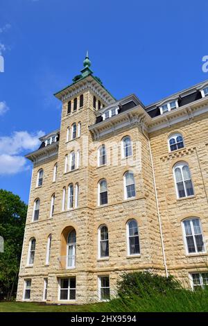 Naperville, Illinois, USA. Der Alte Main am North Central College. Die Schule wurde 1861 gegründet. Stockfoto