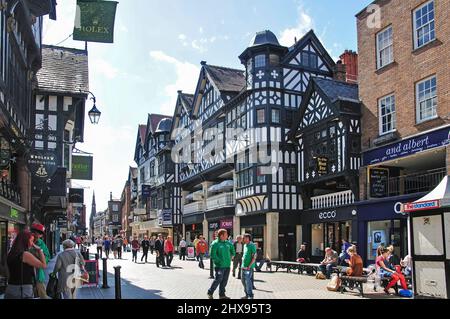 Die Zeilen, Eastgate Street, Chester, Cheshire, England, Vereinigtes Königreich Stockfoto