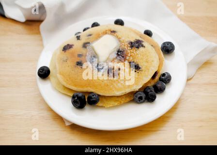 Essen Blueberry Pfannkuchen mit Butter Stockfoto