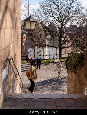 Die auf einem Hügel gelegene Nürnberger Kaiserburg bietet einen schönen Blick über die Stadt. Stockfoto