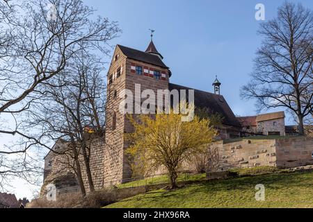 Die auf einem Hügel gelegene Nürnberger Kaiserburg bietet einen schönen Blick über die Stadt. Stockfoto