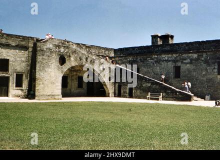 Innenraum des Castillo de San Marcos in St. Augustine Florida ca. 1950s Stockfoto