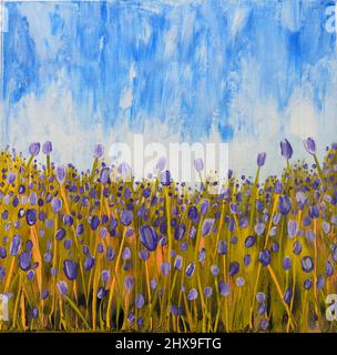 Abstraktes impressionistisches Acrylgemälde mit einem Feld von violetten Blumen mit blauem Himmel Stockfoto