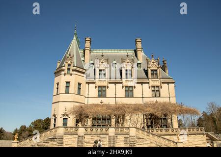 Asheville, North Carolina, USA - 1. März 2022 :außerhalb des legendären Biltmore Estate in Asheville, North Carolina, von Gärten aus. Stockfoto