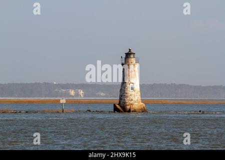 Cockspur Island Leuchtturm vor der Küste von Tybee Island, Georgia. Stockfoto