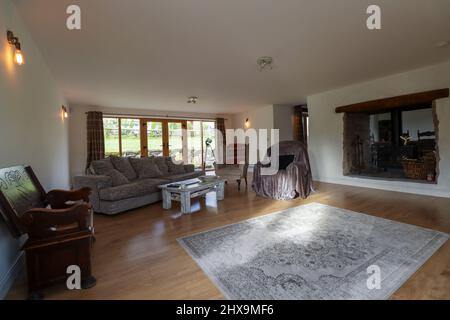 Lounge eines modernisierten Cottage in Wales Stockfoto