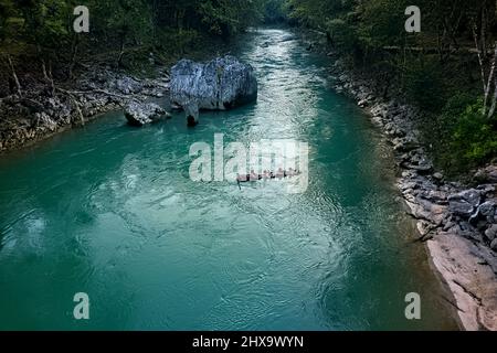 Tubing auf dem Cabohon River, Semuc Champey, Lanquin, Alta Verapaz, Guatemala Stockfoto