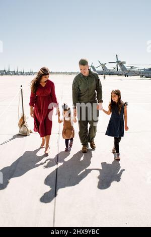 Die militärische Familie vereint sich in Miramar in San Diego Stockfoto