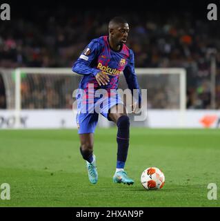 Sabadell, Barcelona, Spanien. 10. März 2022. Barcelona Spanien 10.03.2022 Ousmane Dembele (FC Barcelona) kontrolliert den Ball während der UEFA Europa League zwischen dem FC Barcelona und Galatasaray SK am 10. März 2022 im Camp Nou in Barcelona. (Bild: © Xavi Urgeles/ZUMA Press Wire) Bild: ZUMA Press, Inc./Alamy Live News Stockfoto
