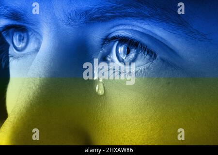 Tränen des Schmerzes wegen des Krieges in Russland und der Ukraine. Rettet die Ukraine und beendet den Krieg Stockfoto