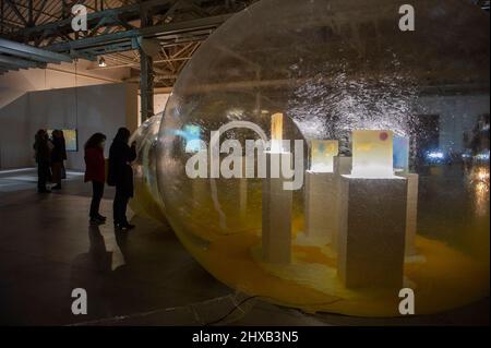 02/22/2022 - Italien, Mailand, Pirelli Hangar Bicocca präsentiert die Ausstellung 'Metaspore' der koreanischen Künstlerin Anicka Yi. Stockfoto