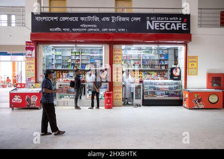 Bangladesch, Khulna, 2021-10-31. Zugfahrt durch Bangladesch Bangladesch. Foto von Martin Bertrand. Bangladesch, Khulna, le 2021-10-31. Reise Stockfoto