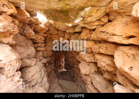 Dieses Foto wurde in den Talayots von Cornia Nou, Menorca, Balearen, Spanien, aufgenommen. Stockfoto