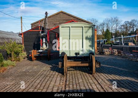 Blick auf die Tenterden Town Station auf der Kent und East Sussex Railway im Februar Halbzeit, Tenterden, Kent, Großbritannien Stockfoto