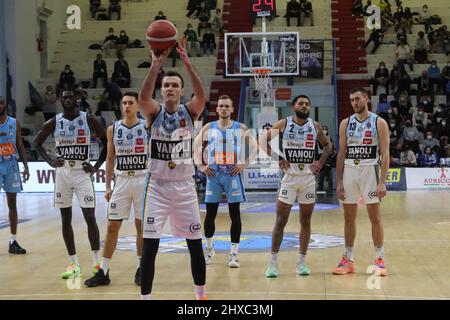 Cremona, Italien. 09. März 2022. Vanoli Basket Cremona während Vanoli Basket Cremona vs GeVi Napoli, Italienische Basketball A Serie Championship in Cremona, Italien, März 09 2022 Quelle: Independent Photo Agency/Alamy Live News Stockfoto