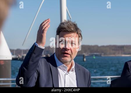 Kiel, 11. März 2022, Bundeswirtschaftsminister Dr. Robert Habeck zu Gesprächen bei Finanzministerin Monika Heinold in Kiel, Schleswig-Holstein Stockfoto