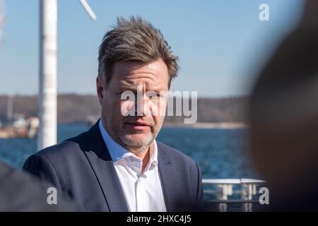 Kiel, 11. März 2022, Bundeswirtschaftsminister Dr. Robert Habeck zu Gesprächen bei Finanzministerin Monika Heinold in Kiel, Schleswig-Holstein Stockfoto