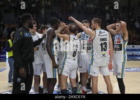 Cremona, Italien. 09. März 2022. Vanoli Basket Cremona während Vanoli Basket Cremona vs GeVi Napoli, Italienische Basketball A Serie Championship in Cremona, Italien, März 09 2022 Quelle: Independent Photo Agency/Alamy Live News Stockfoto