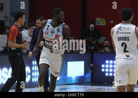 Palazzetto dello Sport Mario Radi, Cremona, Italien, 09. März 2022, Malik Dime (Vanoli Cremona) während der Vanoli Basket Cremona vs. GeVi Napoli - Italienisch Stockfoto