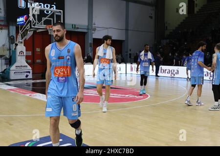 Cremona, Italien. 09. März 2022. Gevi Napoli Basket während Vanoli Basket Cremona vs GeVi Napoli, Italienische Basketball A Serie Championship in Cremona, Italien, März 09 2022 Credit: Independent Photo Agency/Alamy Live News Stockfoto