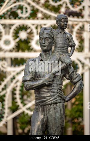 Skulptur von El Casteller während des 2022 (2021+1) Valls Decennial Festivals, zu Ehren der Jungfrau der Candlemas in Valls (Tarragona, Katalonien, Spanien) Stockfoto