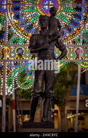 Skulptur von El Casteller während des 2022 (2021+1) Valls Decennial Festivals, zu Ehren der Jungfrau der Candlemas in Valls (Tarragona, Katalonien, Spanien) Stockfoto