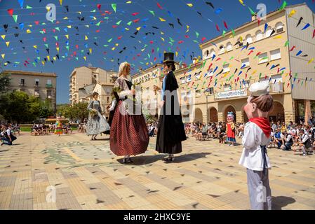 Riesen-Tanz (Ball de Gegants) des Navàs patronal Festivals (la Festa Major) (Barcelona, Katalonien, Spanien) ESP: Baile de Gigantes (Ball de Gegants) Stockfoto