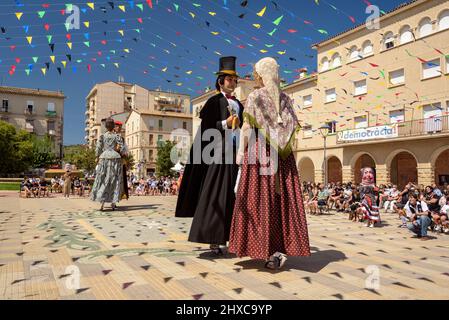 Riesen-Tanz (Ball de Gegants) des Navàs patronal Festivals (la Festa Major) (Barcelona, Katalonien, Spanien) ESP: Baile de Gigantes (Ball de Gegants) Stockfoto