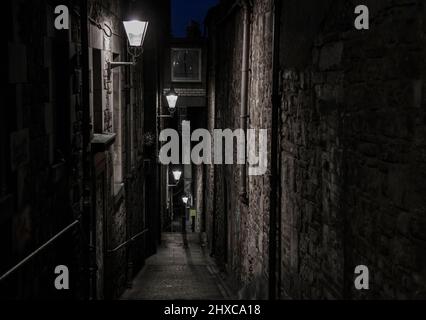 Die vielen Gassen und Gänge entlang der Royal Mile in Edinburgh Stockfoto