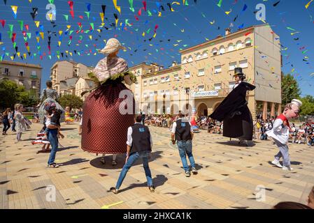 Riesen-Tanz (Ball de Gegants) des Navàs patronal Festivals (la Festa Major) (Barcelona, Katalonien, Spanien) ESP: Baile de Gigantes (Ball de Gegants) Stockfoto