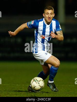 David Ferguson von Hartlepool United in Aktion während des Halbfinalmatches der Papa John's Trophy in Victoria Park, Hartlepool. Bilddatum: Mittwoch, 9. März 2022. Stockfoto