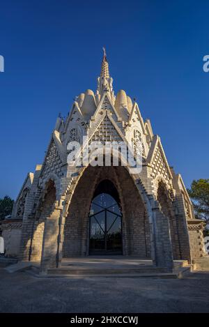 Wallfahrtskirche der Jungfrau von Montserrat, entworfen vom Architekten Josep Maria Jujol, in Montferri (Tarragona, Katalonien, Spanien) ESP: Santuario de Montserri Stockfoto