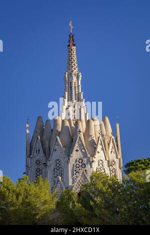 Wallfahrtskirche der Jungfrau von Montserrat, entworfen vom Architekten Josep Maria Jujol, in Montferri (Tarragona, Katalonien, Spanien) ESP: Santuario de Montserri Stockfoto