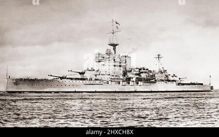 HMS Warspite, ein Schlachtschiff der Queen Elizabeth-Klasse. Von britischen Kriegsschiffen, veröffentlicht 1940 Stockfoto