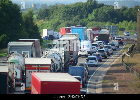 Stau auf der Autobahn A1M an der Bramham Crossroads Leeds Yorkshire Großbritannien Stockfoto