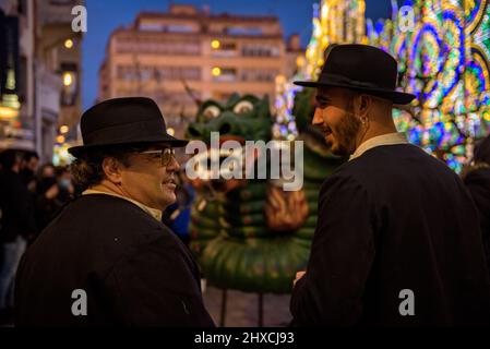 Der Valls Drache in der Prozession des Valls Decennial Festivals 2022, zu Ehren der Jungfrau der Candlemas in Valls, Tarragona, Katalonien, Spanien Stockfoto