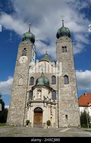 Deutschland, Bayern, Oberbayern, Chiemgau, Altenmarkt an der Alz, Kloster Baumburg, St. Margaretenkloster-Kirche Stockfoto