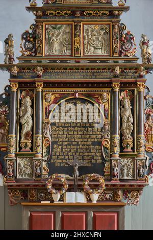 Europa, Dänemark, Møn. Der Altar (1634) der Fanefjord-Kirche. Stockfoto