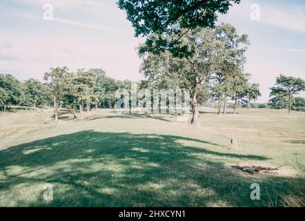 Rough Castle Fort Remains - eine römische Festung an der Antonine Wall etwa 2 Kilometer südöstlich von Bonnybridge in der Nähe von Tamfourhill in der Falkirk council Area, Schottland. Archivscan von einem Dia. September 1972. Stockfoto