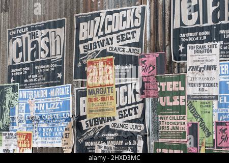 Die Rockband der 1970er Jahre fliegt Plakate. Stockfoto