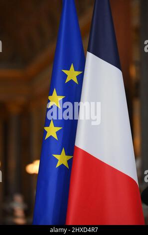 Versailles, Frankreich. 11. März 2022. Pressekonferenz im Anschluss an einen EU-Gipfel zur Diskussion der Folgen der russischen Invasion in der Ukraine am 11. März 2022 im Schloss von Versailles in der Nähe von Paris, Frankreich. Foto von Christian Liewig/ABACAPRESS.COM Quelle: Abaca Press/Alamy Live News Stockfoto