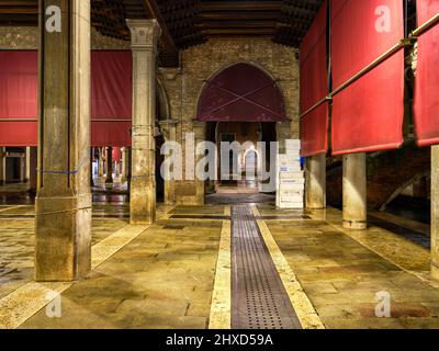 Auf dem Fischmarkt in der Nähe von Rialto, Venedig Stockfoto