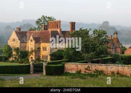 England, East Sussex, Burwash, Bateman's The 17th-Century House und einst die Heimat des berühmten englischen Schriftstellers Rudyard Kipling Stockfoto