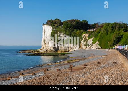 England, Kent, St.Margarets Bay, Beach und Beach Huts Stockfoto