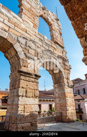 Malerische Fassade der antiken römischen Arena in Verona, Italien Stockfoto