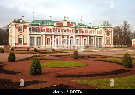 Kadriorg Palast und Garten im Herbst, Tallinn, Estland Stockfoto