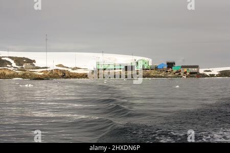 Die Forschungsbasis Vernadsky ist eine ukrainische Antarktisstation auf der Galindez-Insel auf den argentinischen Inseln der Antarktischen Halbinsel. Stockfoto